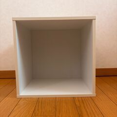 カラーボックス（幅35×奥行29.5×高さ34.5cm）の画像