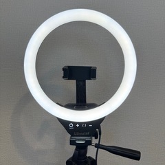 LEDリングライト付きスマホ三脚の画像