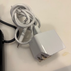 充電器　モバイルバッテリー　ライトニングケーブル詰め合わせの画像