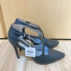 【新品タグ付き‼️】定価2万円 本革 サンダル 黒36 レザー パンプスの画像