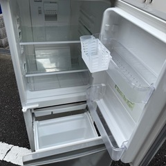 【状態良し/SHARP冷蔵庫137L/配達可】の画像