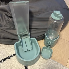 ペット用 自動給餌器 自動水飲み器の画像