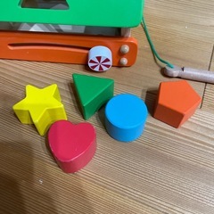 あそびのおうち　かたはめ　木　おもちゃの画像