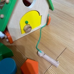 あそびのおうち　かたはめ　木　おもちゃの画像