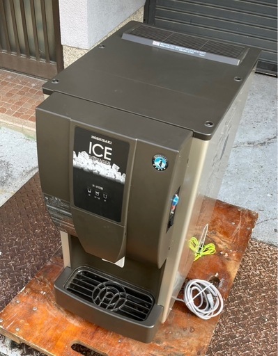 【動確済み】2019年製 ホシザキ 業務用 卓上 チップアイスディスペンサー DCM-70K 単相 100V 製氷機 氷水 水 店舗用品 厨房 大阪