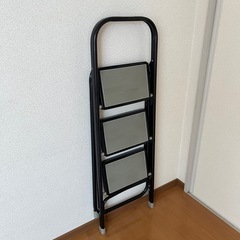 折りたたみ　脚立の画像