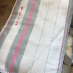 毛布と他4点セットの画像