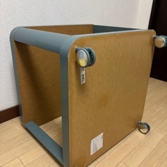IKEA サイドテーブルの画像