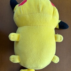 ピカチュウぬいぐるみの画像