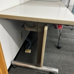 講義用長机 の画像