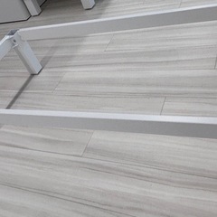 IKEA カラックス　シェルフ　下部フレーム付き　ホワイトの画像