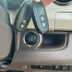スズキ　MRワゴンwit　XS　車検2年付き　純正　皮シート　新品フロアーマット　ＣＤ／ＤＶＤ／ＴＶナビ　社外１４インチホイール　シートヒーター付き　スマートキー２個　リビルトエアコンコンプレッサー交換済みの画像