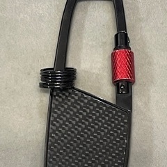 AMG カーボンファイバー キーホルダーです。 使用機会がないため出品いたします。 目立った傷や汚れはありません。  【商品の状態】目立った傷や汚れなし  大きさ　サイズ 縦　6.5センチ 横　3センチ 重さ　28グラム  何かご質問ございましたら お気軽にお問合せ下さい。 すぐにご対応させて頂きます。  よろしくお願いいたします。の画像