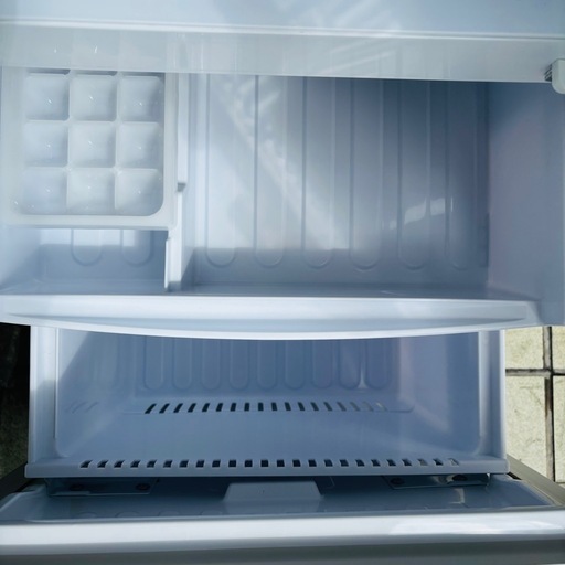 直接引き取り2,800円引き⭐︎大阪府下又は近郊は配送設置込み?SHARP 137L 冷凍冷蔵庫 SJ-D14A-W 2015年製/Y