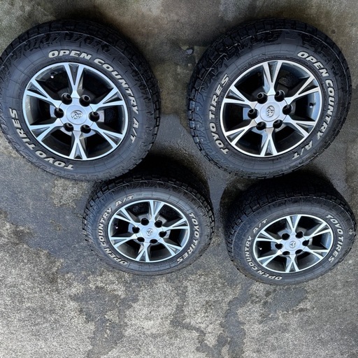 ハイエース用アルミホイール、タイヤ、ナット 4本セット