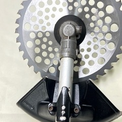マキタエンジン式草刈り機の画像