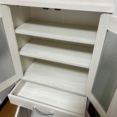 食器棚の画像