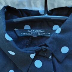 ZARA ドット柄ブラウス ネイビーの画像