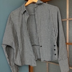 古着屋で購入したシャツの画像