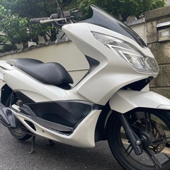 HONDA PCX JF56 バッテリー新品　タイヤ前後新品　ブレーキパッド新品　シート張り替え　オイル交換済み　の画像