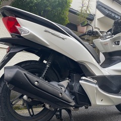 HONDA PCX JF56 バッテリー新品　タイヤ前後新品　ブレーキパッド新品　シート張り替え　オイル交換済み　の画像