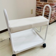 【フット台のみの場合¥1800】【掲載は9月末まで】【美品】セブンビューティー ネイル フット台 フットバスボウル付き 白 高さ調節 たらい フットネイル 足置きの画像