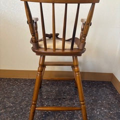 中古　子ども用いす　木製　ベルト付き ◾️サイズ:幅38cm×奥行き33cm×高さ80cm の画像