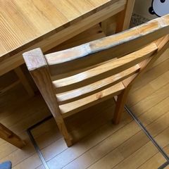 テーブル　椅子4脚の画像