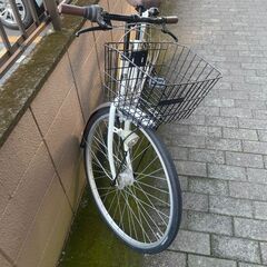 リサイクルショップどりーむ荒田店　No514 自転車　シティサイクル　２７インチ　白　ギア切り替え６段変速　LEDオートライト付き♪　鍵付き♪の画像