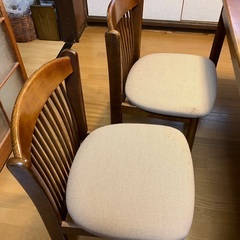 カリモクの食卓テーブルと椅子4脚の画像