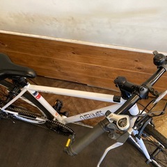 【チェーン新品！】6段変速　700×32cクロスバイク　ホワイトの画像
