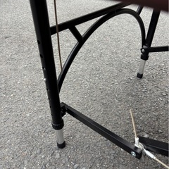 【ジャンク品】折りたたみ マッサージベッド アルミ製・有孔 チョコレートの画像