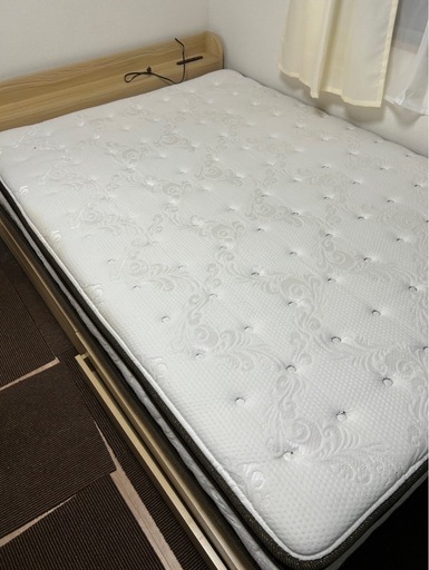 ニトリコンセント付きダブルサイズベッドフレーム N-sleepマットレス