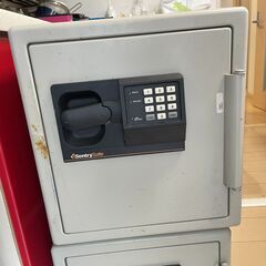 品川区引取限定☆使用可☆セントリー［SENTRY］　ファイヤーセーフ　耐火金庫　2個の画像