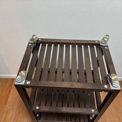 IKEA MOLGER キャスター付きワゴンの画像