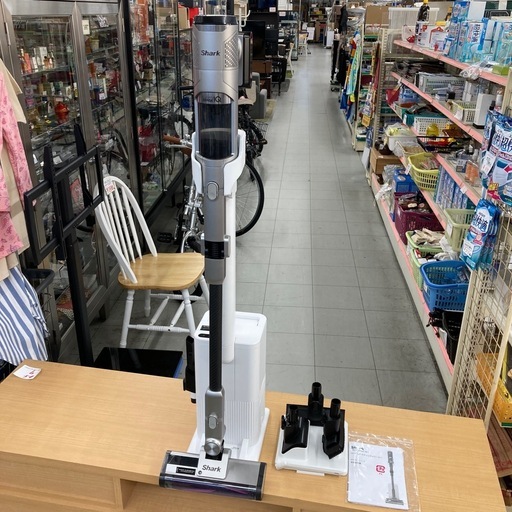 シャーク　コードレススティッククリーナー　2023年製