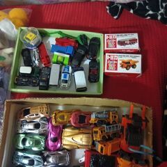 土日限定、ミニおもちゃ、ミニカー、文具、バッチ、ミニぬいぐるみなど　200点以上　１個30円〜100円までの画像