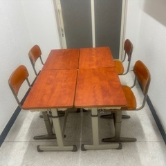 美品　学校机&椅子　４セット　机は綺麗な状態ですの画像