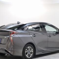 😎エアロ付き！ガンメタが輝く人気セダンが入庫😎の画像