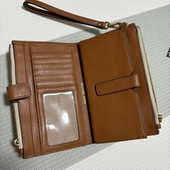 MICHEAL KORSの財布の画像