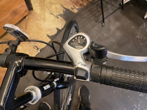 クロスバイク　700x 28c 6段変速　マットブラック
