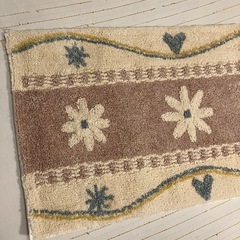 ほぼ未使用の花柄キッチンマット ラグの画像