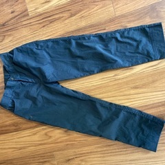 新品長袖Tシャツと少し使用くるぶし丈パンツ　黒色セットの画像