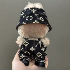 ラブブ服の画像