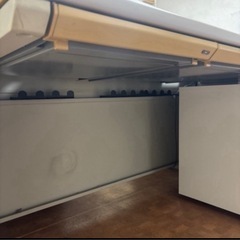 ②業務用デスク、引き出し、チェア 各1つの3点セットの画像