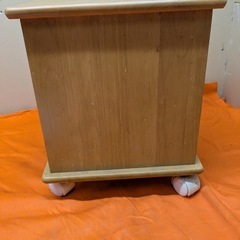 【中古】大阪引取歓迎　多機能小型ワゴン　個引き出し　マガジンラック　湯沸かし器　キャスター付【II195　KNIK074】の画像