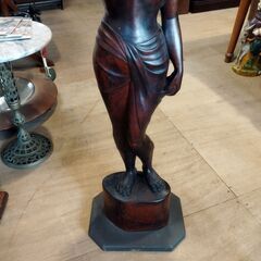 バリ島 木彫りの像 女性像 アジアンインテリア オブジェ 置物　/TJ-2577 2F南の画像