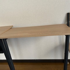 ダイニングテーブルの画像