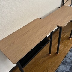 ダイニングテーブルの画像
