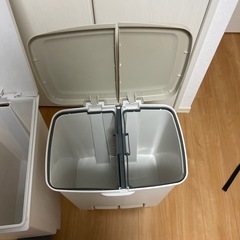 ゴミ箱の画像
